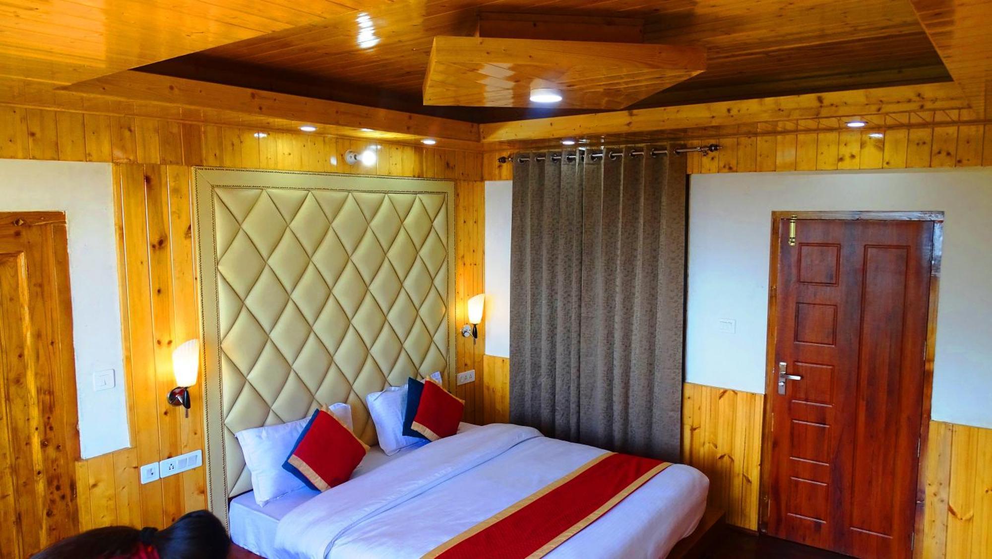 Humble Holiday Inn Kufri Simla מראה חיצוני תמונה